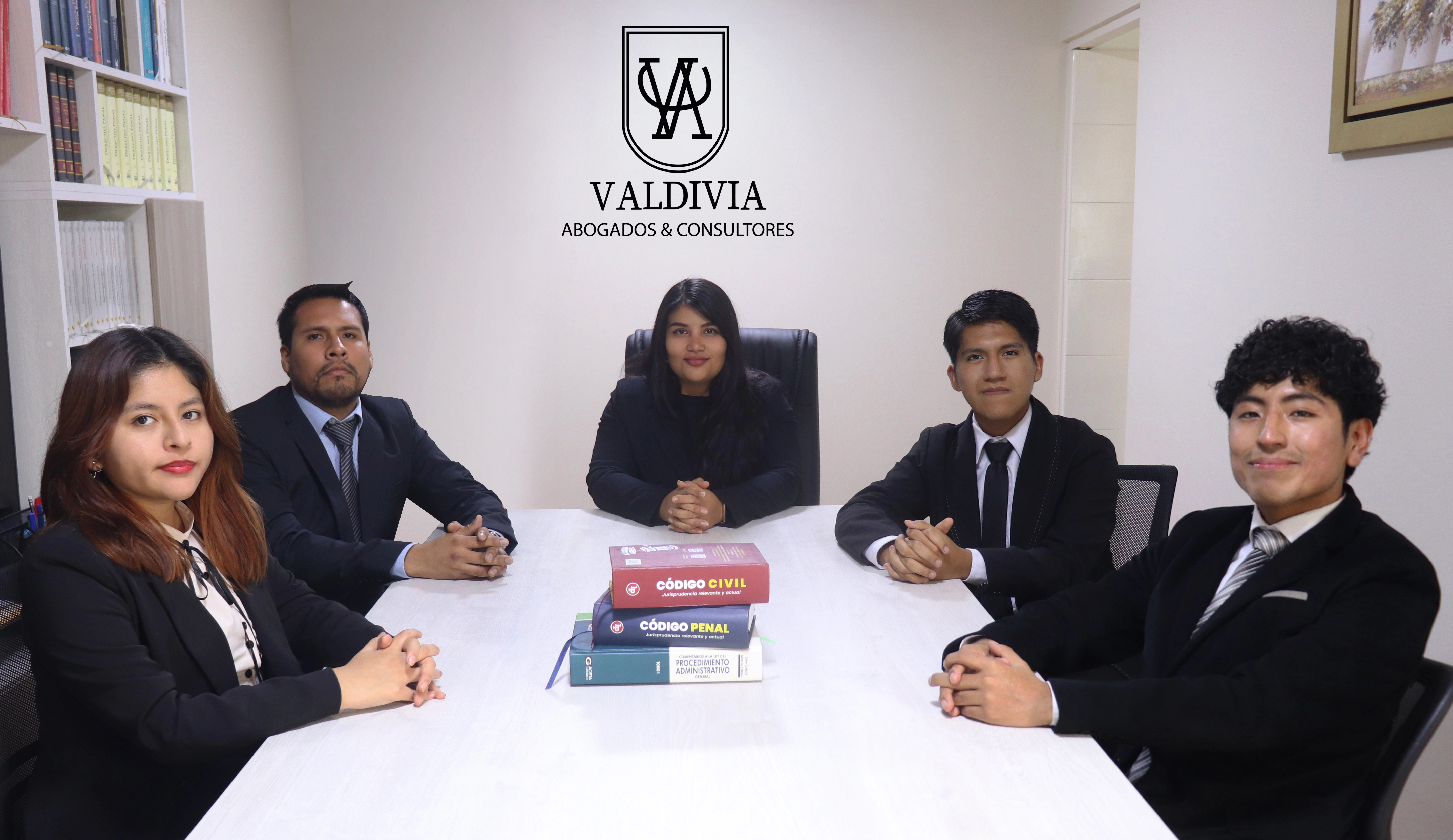 Imagen de abogados ofreciendo soluciones legales
